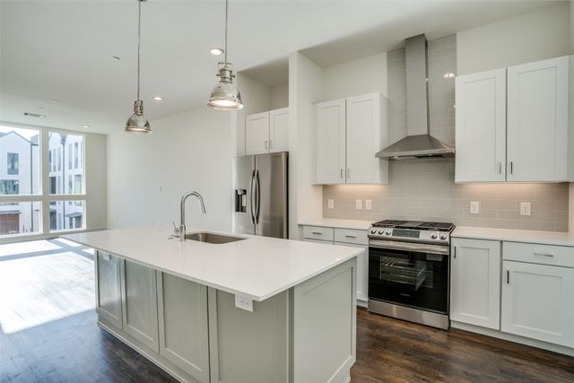 2128 Ashby Street 704, Dallas, TX 75204