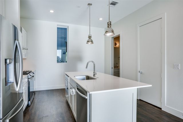 2128 Ashby Street 704, Dallas, TX 75204