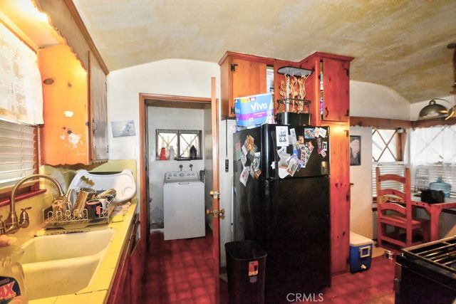 5831 Riverton Avenue, North Hollywood, CA 91601