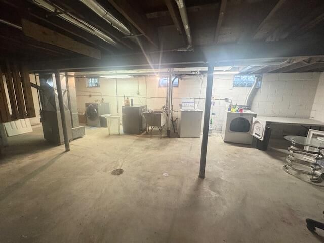 6912 W Oklahoma AVENUE, Milwaukee, WI 53219