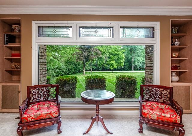 8623 S Roma Road, Palos Park, IL 60464
