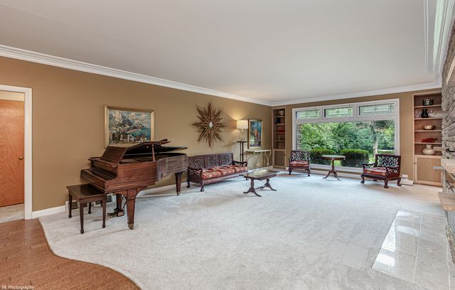 8623 S Roma Road, Palos Park, IL 60464