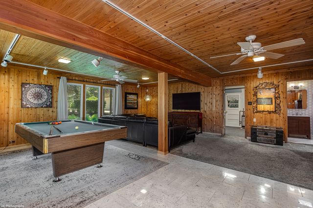 8623 S Roma Road, Palos Park, IL 60464