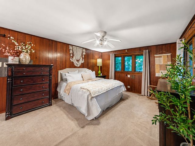 8623 S Roma Road, Palos Park, IL 60464