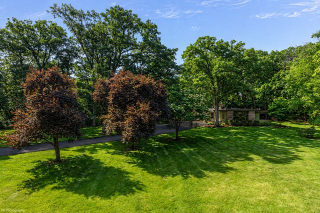 8623 S Roma Road, Palos Park, IL 60464