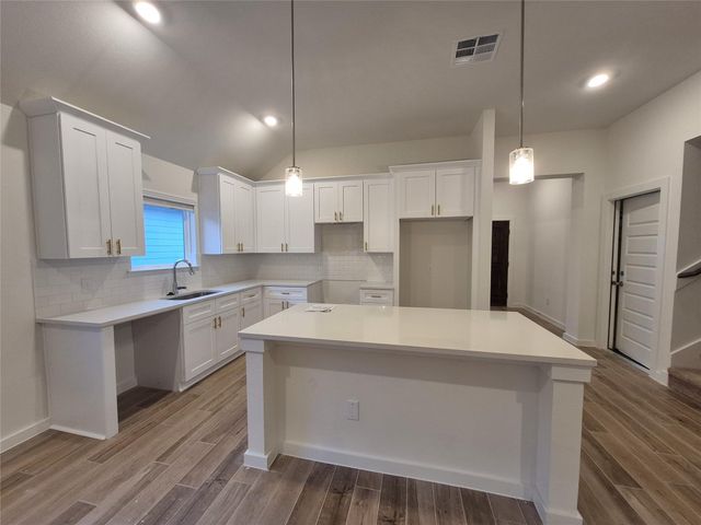 419 Zeus Mountains Drive, Crosby, TX 77532