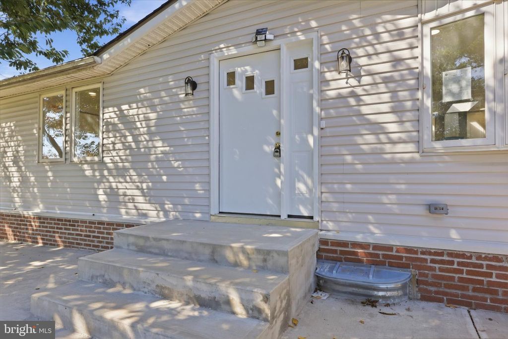543 OLD STREET RD, FEASTERVILLE-TREVOSE, PA 19053 — photo 2
