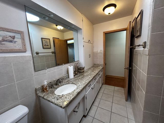 865 E 165th Street, South Holland, IL 60473