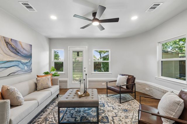 1812 Swan Drive, Dallas, TX 75228