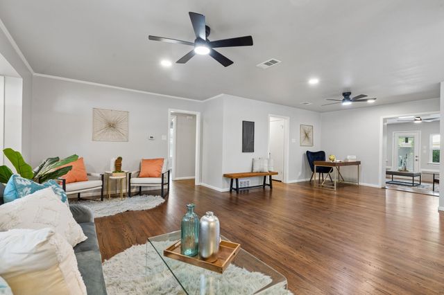 1812 Swan Drive, Dallas, TX 75228