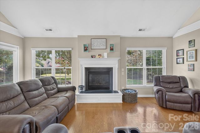 570 Surry Trace Circle NW, Concord, NC 28027