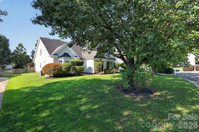 570 Surry Trace Circle NW, Concord, NC 28027