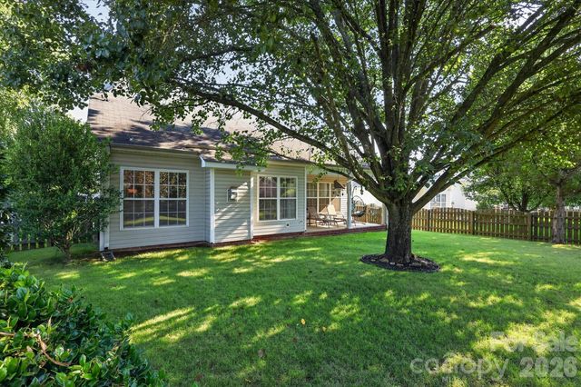 570 Surry Trace Circle NW, Concord, NC 28027