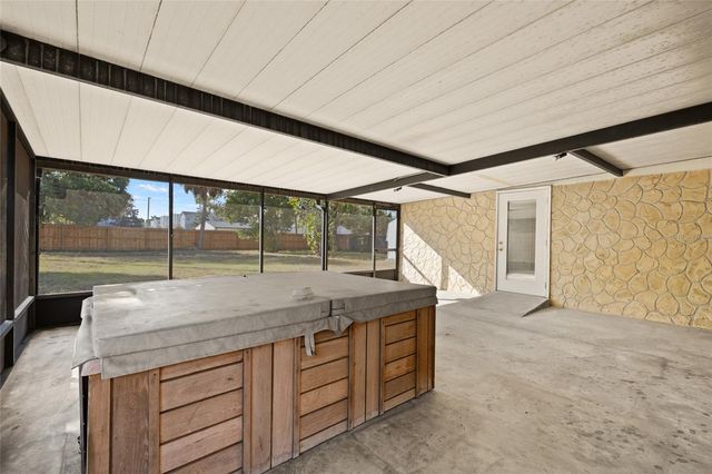 4402 W PAXTON AVENUE, Tampa, FL 33611