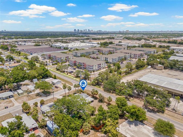 4402 W PAXTON AVENUE, Tampa, FL 33611