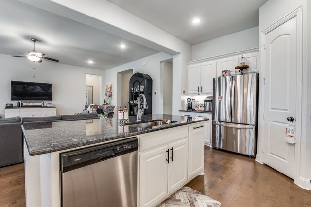 229 Wolf Creek Drive, Waxahachie, TX 75165