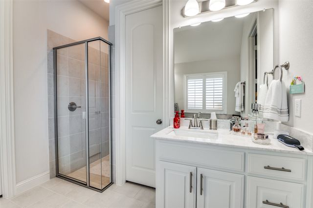 229 Wolf Creek Drive, Waxahachie, TX 75165