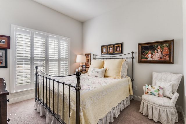 229 Wolf Creek Drive, Waxahachie, TX 75165