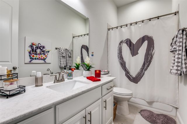 229 Wolf Creek Drive, Waxahachie, TX 75165