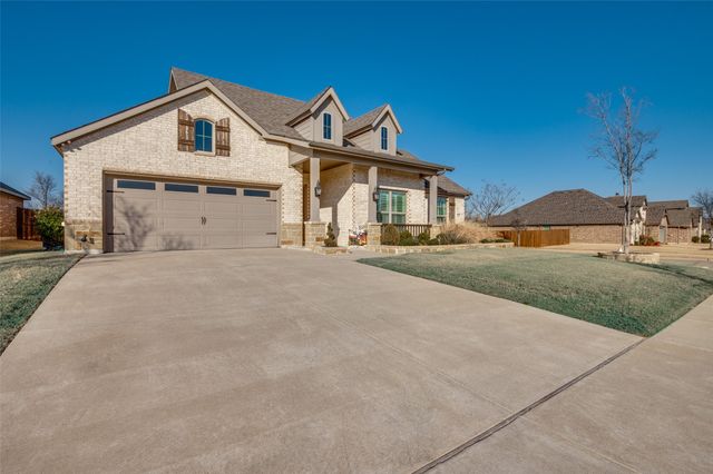 229 Wolf Creek Drive, Waxahachie, TX 75165