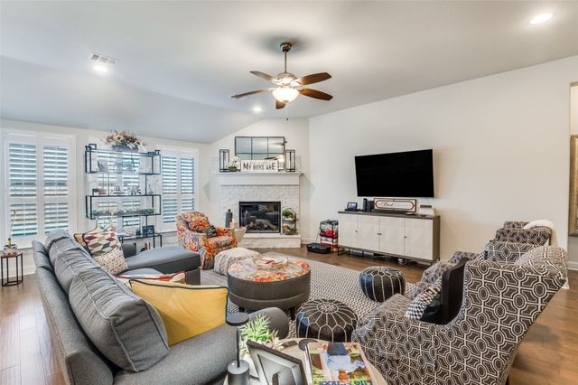 229 Wolf Creek Drive, Waxahachie, TX 75165