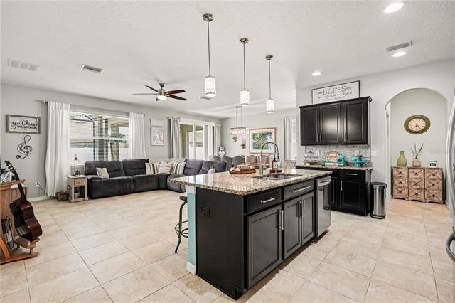 5465 SUNCATCHER DRIVE, Wesley Chapel, FL 33545