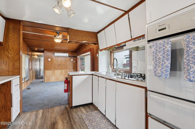 220 W Sylvania Avenue, 16, Neptune City, NJ 07753
