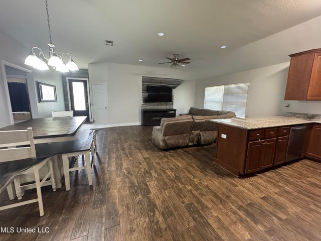 9612 Kini Street, Diamondhead, MS 39525