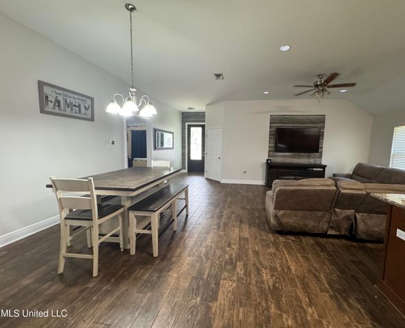 9612 Kini Street, Diamondhead, MS 39525
