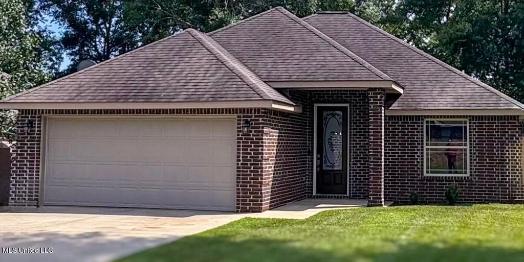 9612 Kini Street, Diamondhead, MS 39525