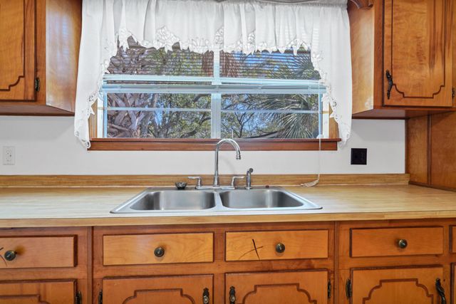 2305 Myrtle Street, Edisto Island, SC 29438