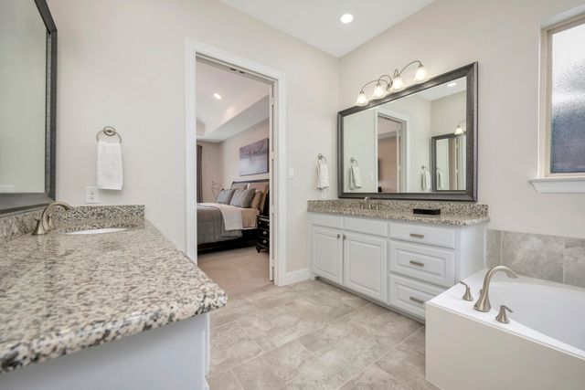 1016 W Bluff Way, Roanoke, TX 76262