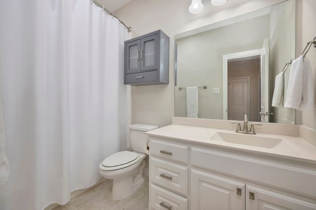 1016 W Bluff Way, Roanoke, TX 76262