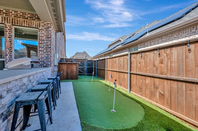 1016 W Bluff Way, Roanoke, TX 76262