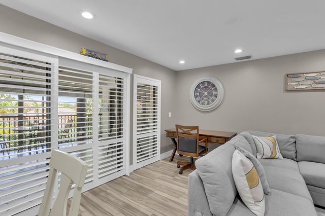 60 Pelican Pointe Drive 201, Delray Beach, FL 33483