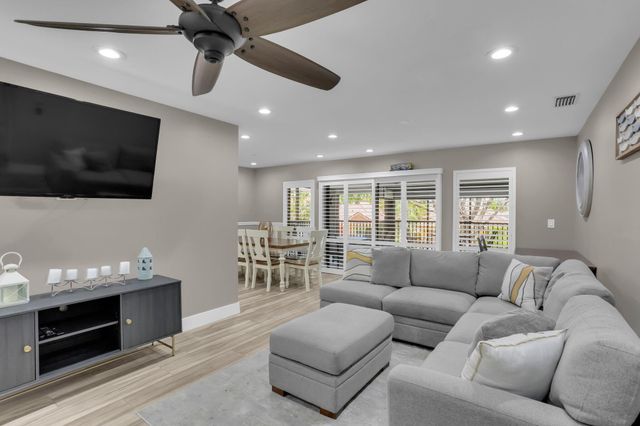 60 Pelican Pointe Drive 201, Delray Beach, FL 33483