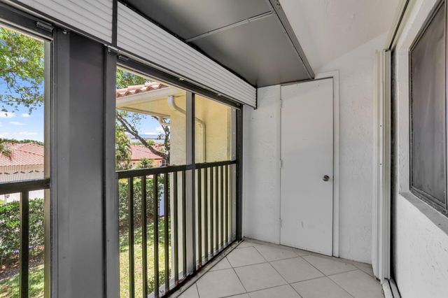 60 Pelican Pointe Drive 201, Delray Beach, FL 33483
