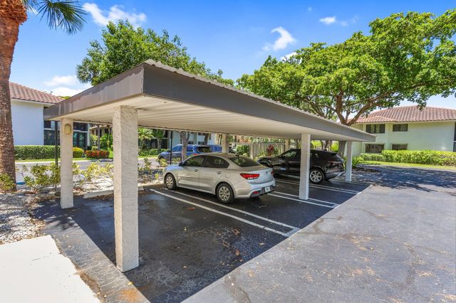 60 Pelican Pointe Drive 201, Delray Beach, FL 33483