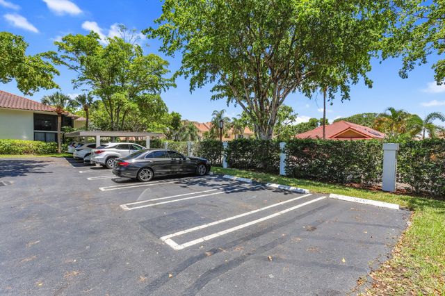 60 Pelican Pointe Drive 201, Delray Beach, FL 33483