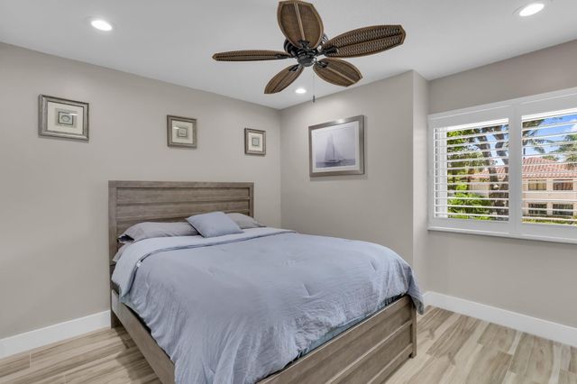 60 Pelican Pointe Drive 201, Delray Beach, FL 33483