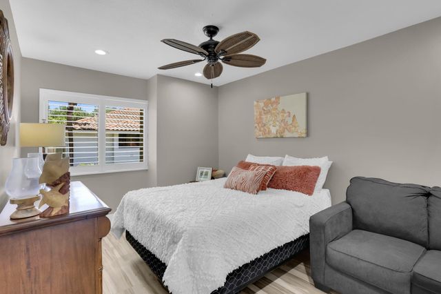 60 Pelican Pointe Drive 201, Delray Beach, FL 33483