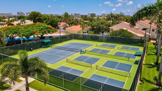 60 Pelican Pointe Drive 201, Delray Beach, FL 33483