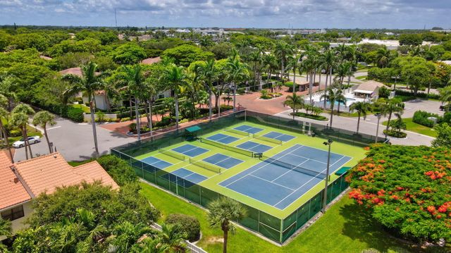 60 Pelican Pointe Drive 201, Delray Beach, FL 33483