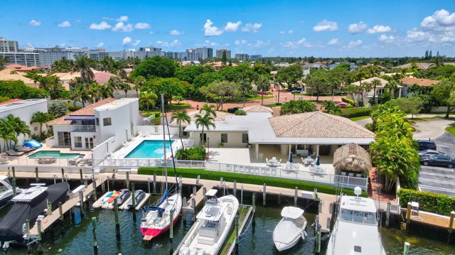 60 Pelican Pointe Drive 201, Delray Beach, FL 33483