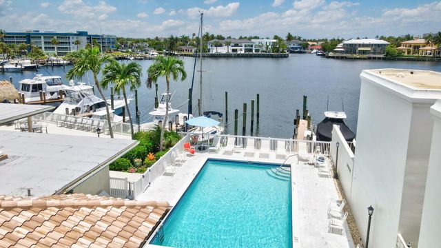 60 Pelican Pointe Drive 201, Delray Beach, FL 33483