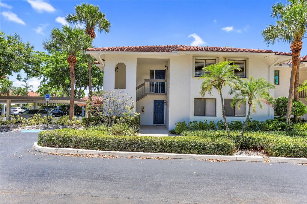 60 Pelican Pointe Drive 201, Delray Beach, FL 33483
