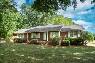 551 Riveroak Road, Inman, SC 29349