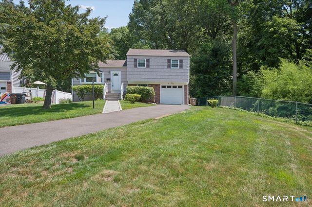 8 Stanwick Circle, Stamford, CT 06905