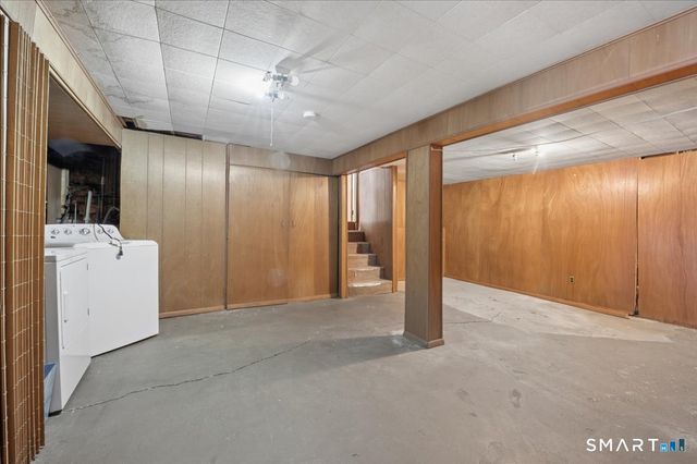 8 Stanwick Circle, Stamford, CT 06905