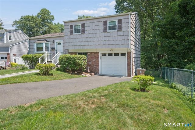 8 Stanwick Circle, Stamford, CT 06905